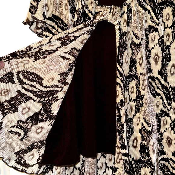 Blooming Rose Brown and Tan Layered Look Top - Picture 4 of 5